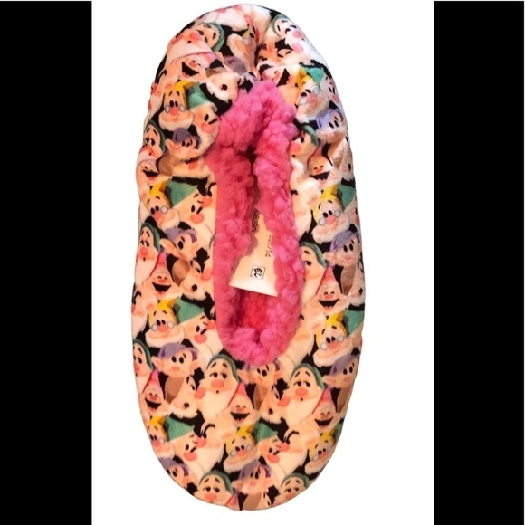 Disney Dwarf Fuzzy Babba Slipper Socks OS Cozy Pink Sherpa 7/9.5 Loungewear - Picture 1 of 3